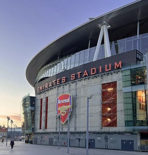 Former Arsenal Player Interrogated by Authorities Regarding Money Laundering Tied to Organized Drug Traffickers