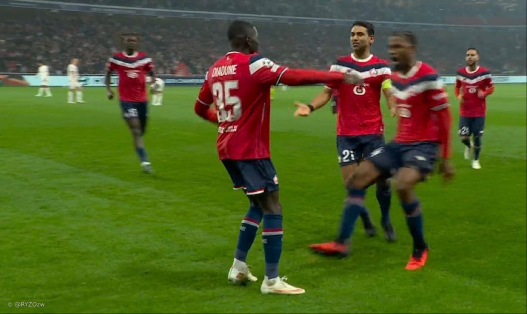 Ligue des champions de l'UEFA : Une première mi-temps intense et riche en buts entre le LOSC et Galatasaray (2-2)