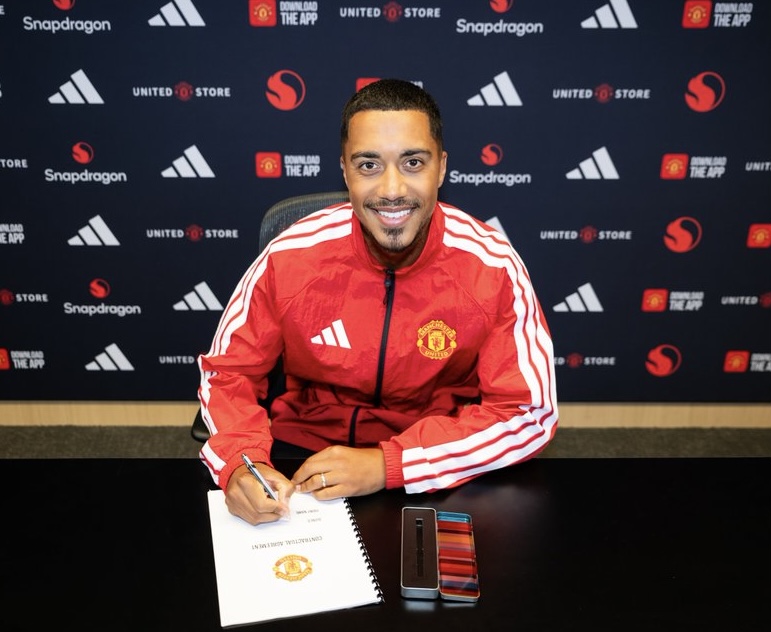 Tielemans Signs Five-Year Contract with Manchester United