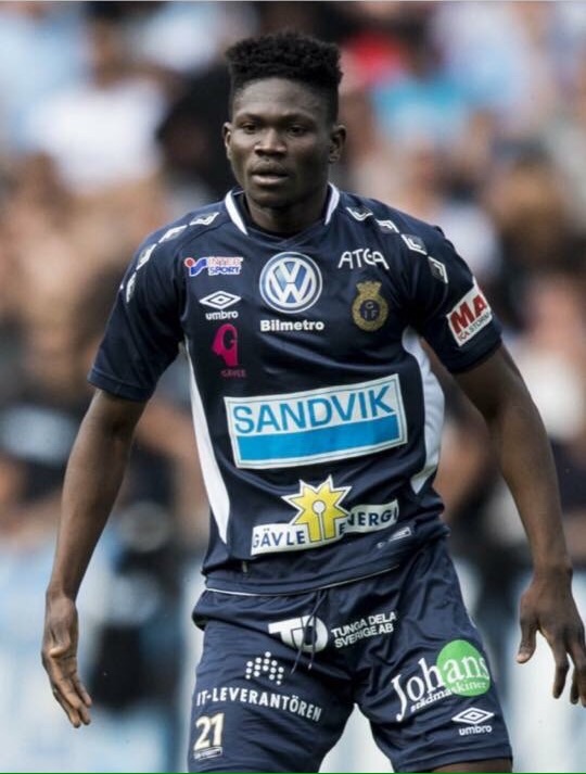 Ex-Kotoko midfielder Kwame Bonsu has signed with Omani powerhouse Al Shabab.