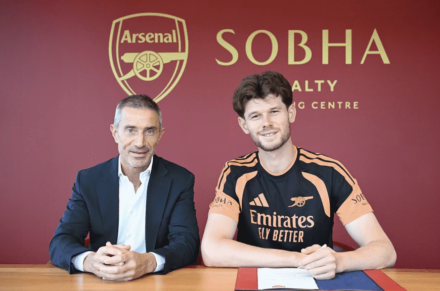 Arsenal Secure French Keeper Meslier From Leeds United