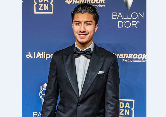 En images : Mazraoui brille lors de la cérémonie du Ballon d'Or