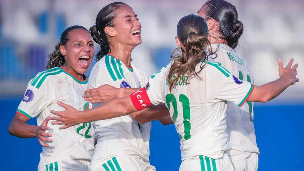 الجزائر - جمهورية إفريقيا الوسطى: مشاهد رائعة بعد صفارة النهاية (فيديو)