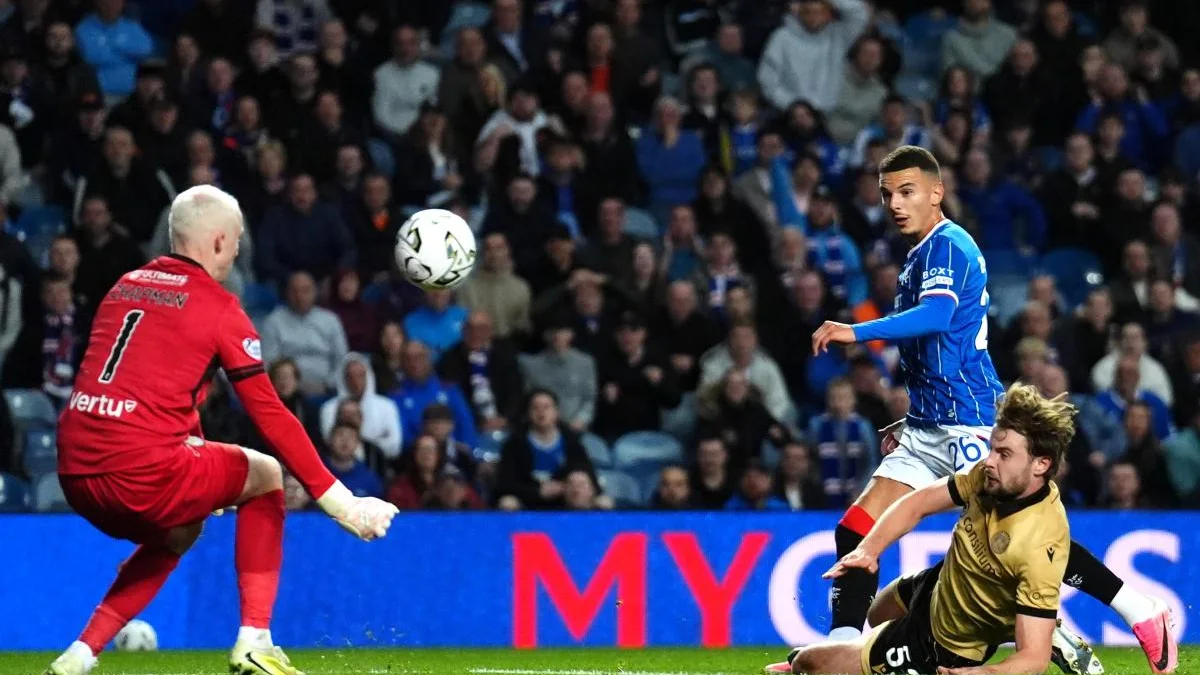 Rangers : Bouanani envoie un superbe tir dans la lucarne ! (Vidéo)