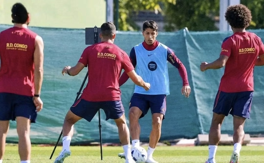 برشلونة: تصميم جديد على ملابس التدريب