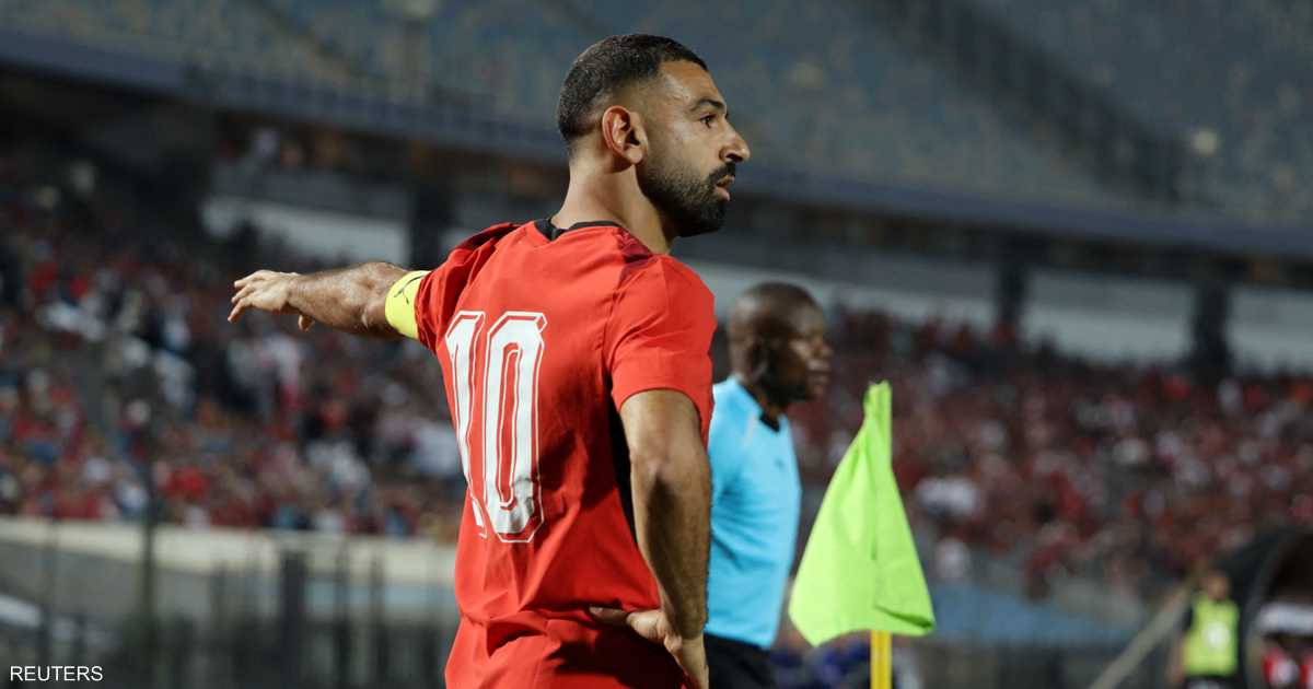 صلاح يثير النقاش مجددًا.. هل يعتبر العشب الصناعي أكثر خطرًا على اللاعبين؟