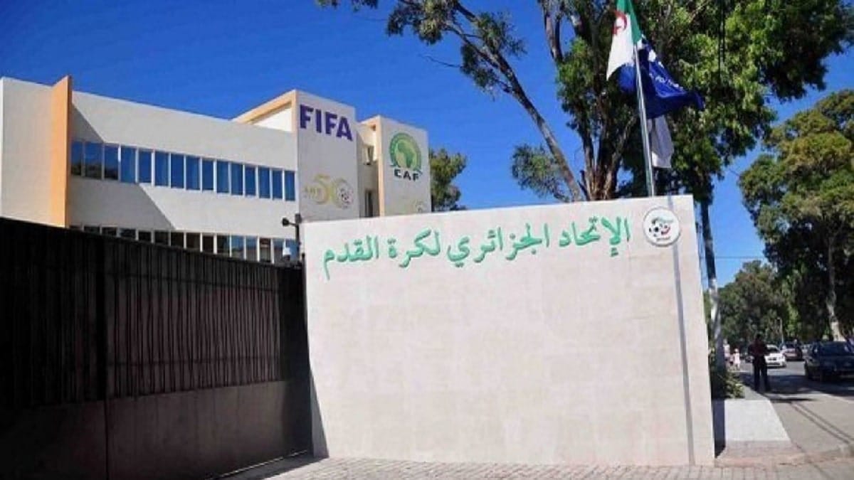 المنتخب الجزائري: الفاف تقدم الطاقم الفني الجديد للخضر