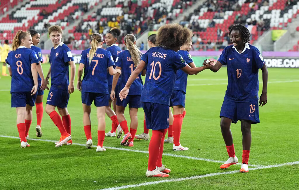 كأس العالم للسيدات تحت 20 عامًا: فرنسا تواجه كندا في صراع من أجل التأهل إلى ربع النهائي.