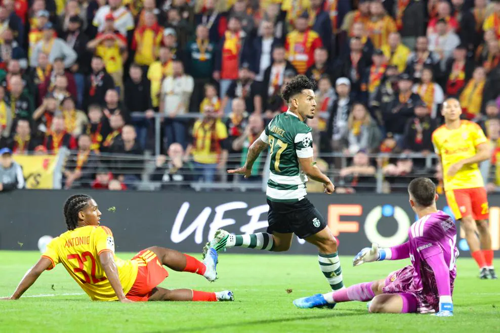 Ligue des champions de l'UEFA : Le Sporting CP prend l'avantage sur le RC Lens à la mi-temps.