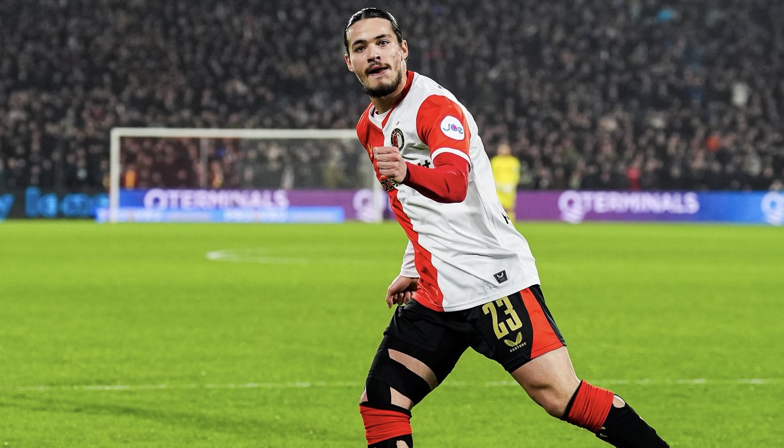 Feyenoord : Van Bronckhorst applaudit le tournant d’Hadj Moussa