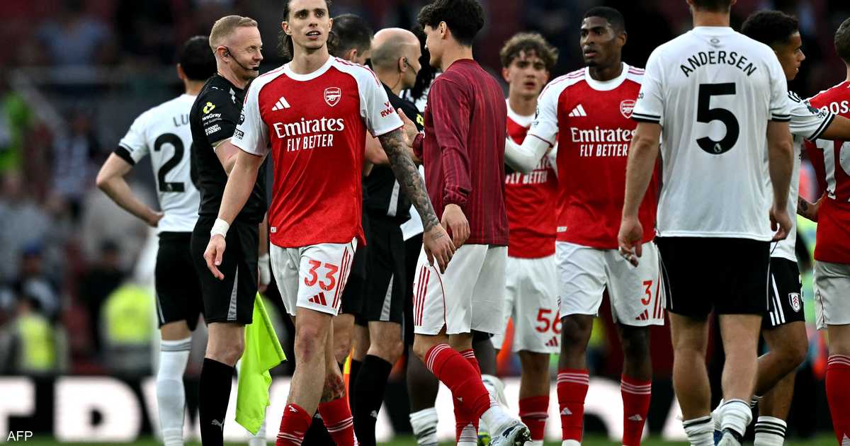 Arsenal strengthens its position at the top of the Premier League after securing its fourth consecutive victory.