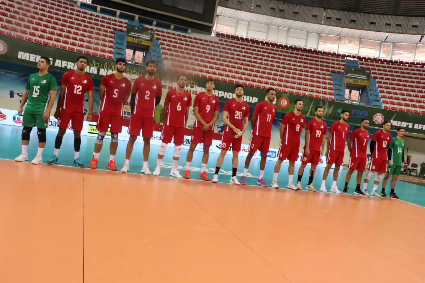 Coupe d'Afrique de volley-ball : l'Algérie quitte la compétition en demi-finale face au Cameroun.