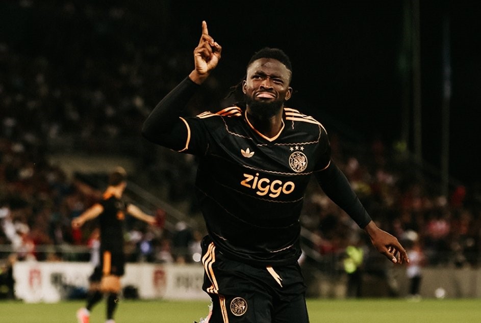 Tolu Arokodare : le but impressionnant de l'attaquant nigérian avec l'Ajax (Vidéo)