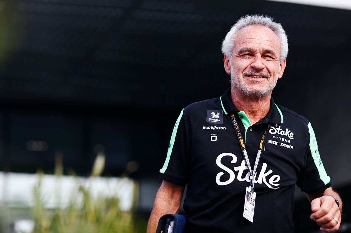 Audi honors F1 veteran Beat Zehnder as he prepares to depart.