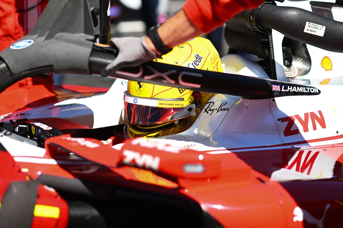 Lewis Hamilton refutes allegations suggesting he is urging Ferrari to make changes to their personnel.