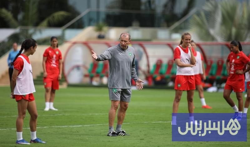تم تعيين مدرب جديد للمنتخب النسائي.