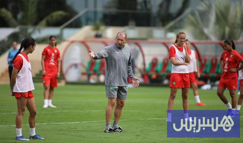 مدرب "اللبؤات": ينبغي الاستمرار في التقدم