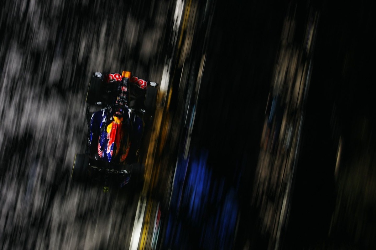 GP de Singapour de F1 : Max Verstappen décroche la pole position du sprint tandis que Kimi Antonelli termine à la septième place.