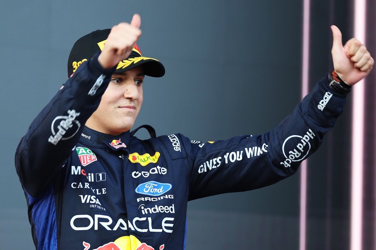 Isack Hadjar gagne des « points de coéquipier » suite à sa « récupération remarquable » à Bakou, selon Alex Brundle.