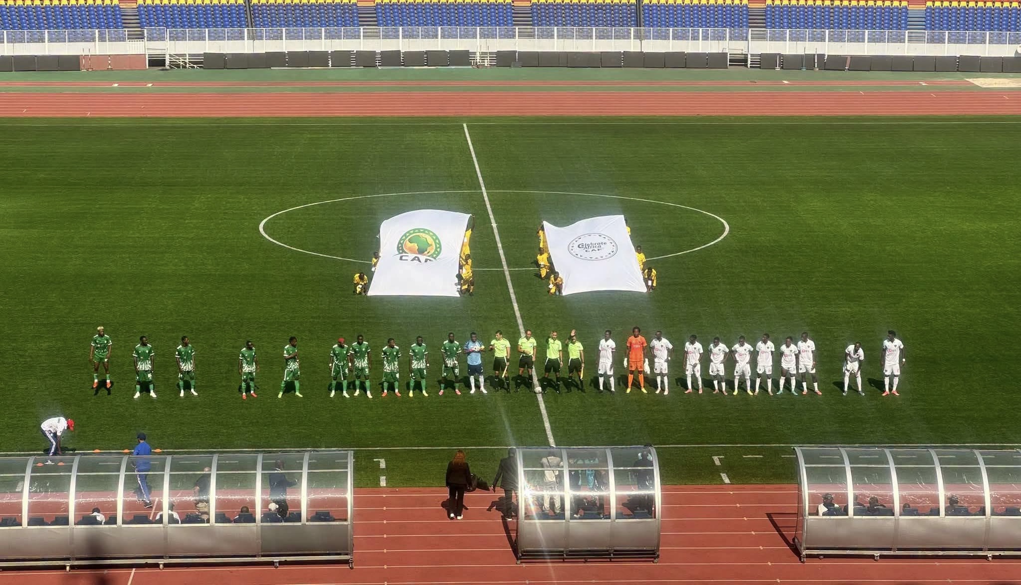 كأس الكاف: نادي دي سي فيرونغا ونادي بريميرو دي أغوستو متساويان في الشوط الأول.