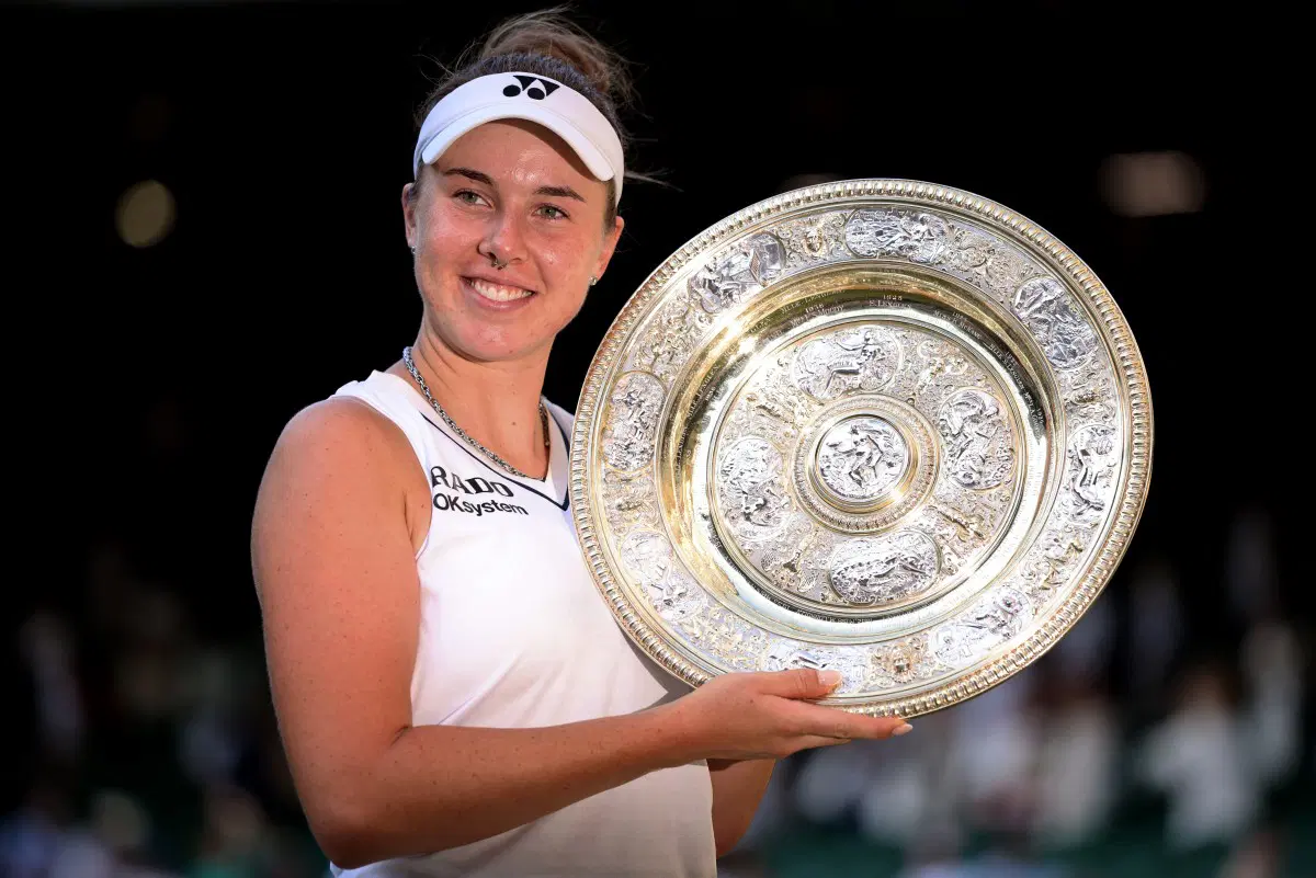 Noskova Dominates Muchova to Claim Wimbledon Championship