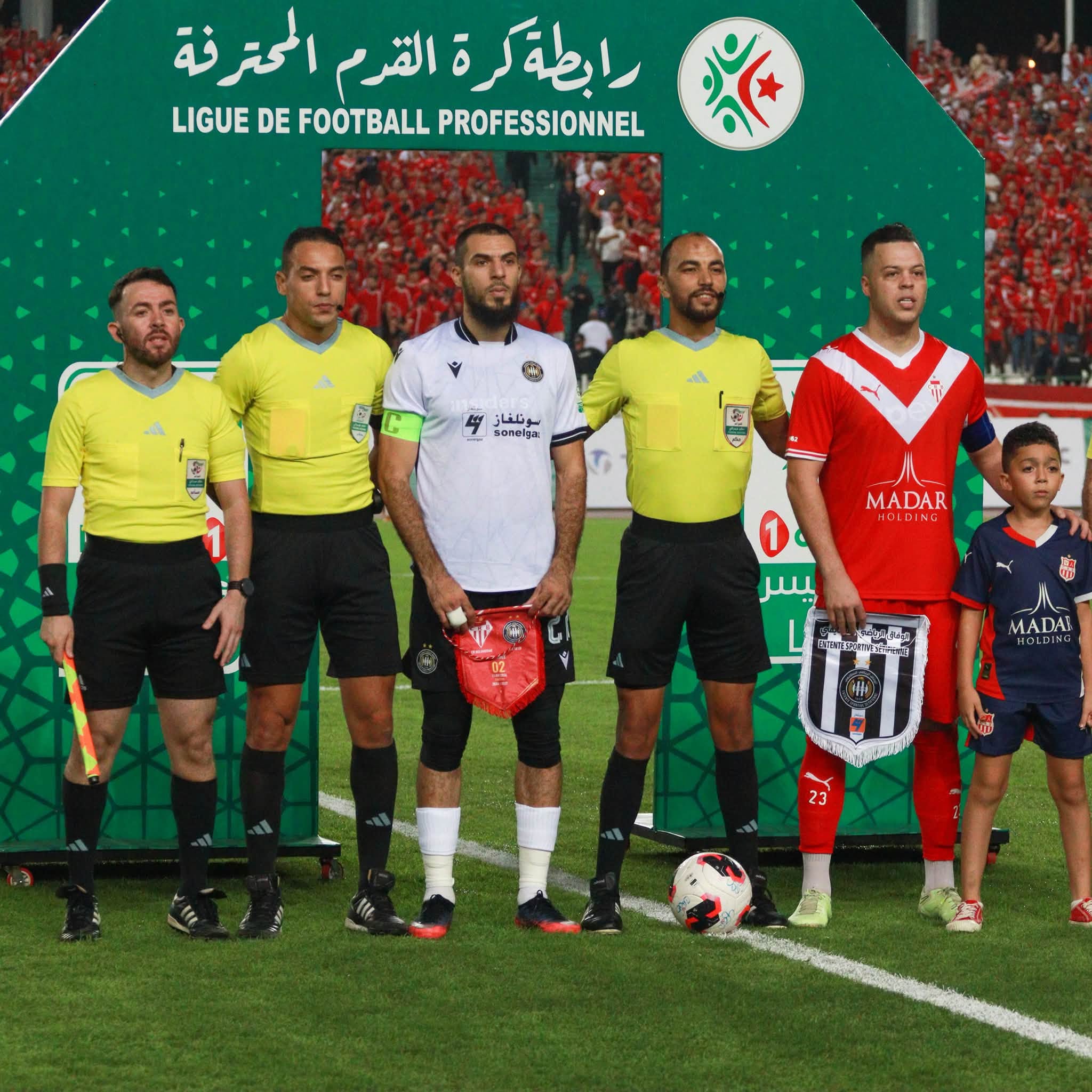 Le CR Belouizdad prend la tête du championnat seul et "le Politique" inscrit un quadruplé.