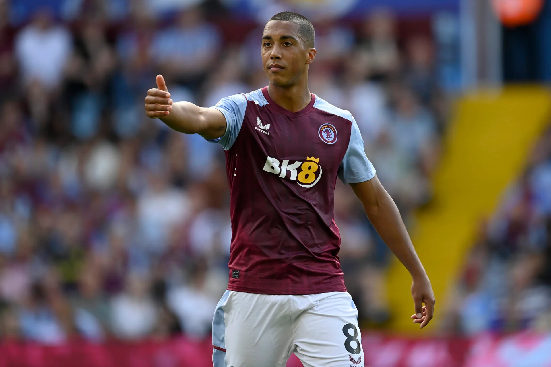 Man United Nearing Finalization of Agreement for Aston Villa Midfielder Tielemans