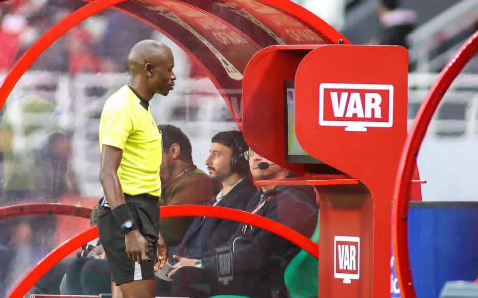 الكونغو الديمقراطية: التنفيذ الوشيك لتقنية الفيديو المساعد (VAR) في الدوري الوطني؟