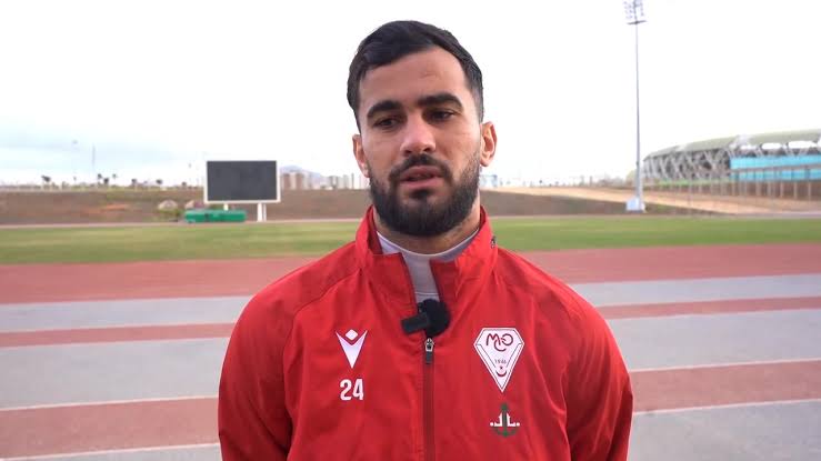 إدارة مولودية وهران تكشف عن تفاصيل إصابة لاعبها كروم ومدة غيابه عن الملاعب.