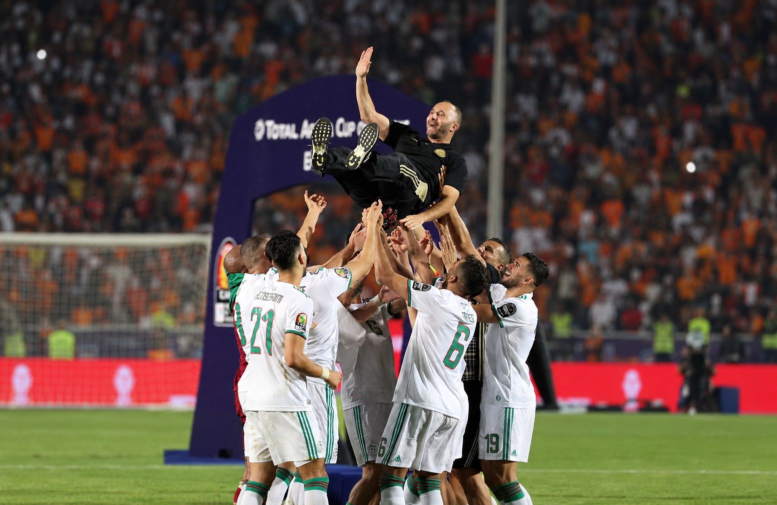 Meziane Ighil contests Madjer's remarks: "Belmadi won the AFCON 2019 on his own merits" (video)